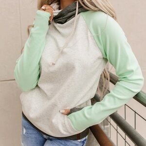 AMPERSAND AVE Doublehood sweatshirt Grey With Mint sleeves